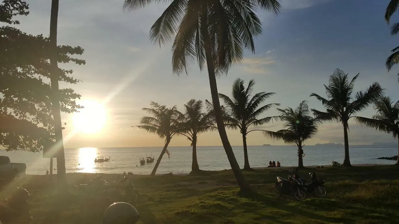 Home No.9 Ko Lanta 0*,  タイ王国